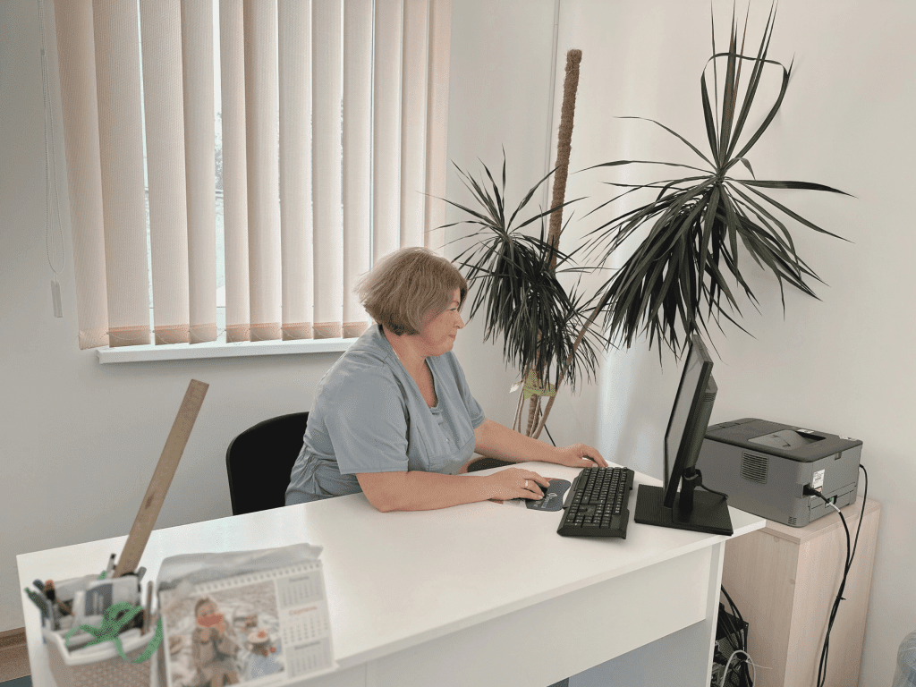 Лікарка на прийомі в поліклініці Львова