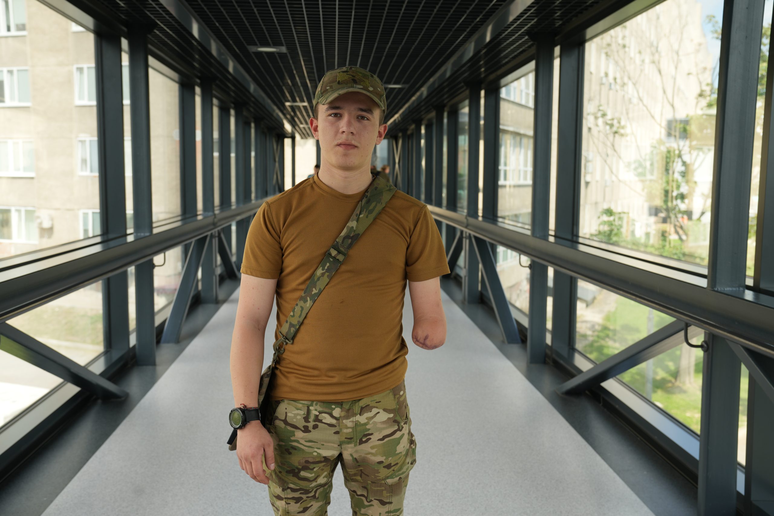 У 18 років пішов до війська, а в 20 – втратив руку під час участі в Курській операції