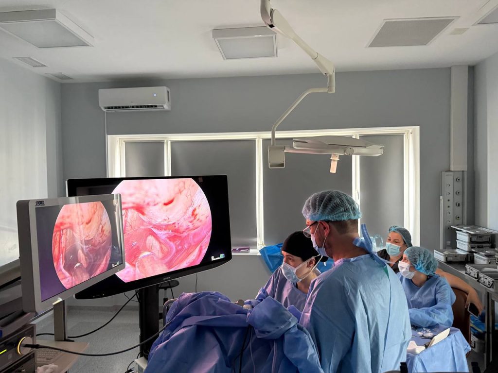 На фото операція