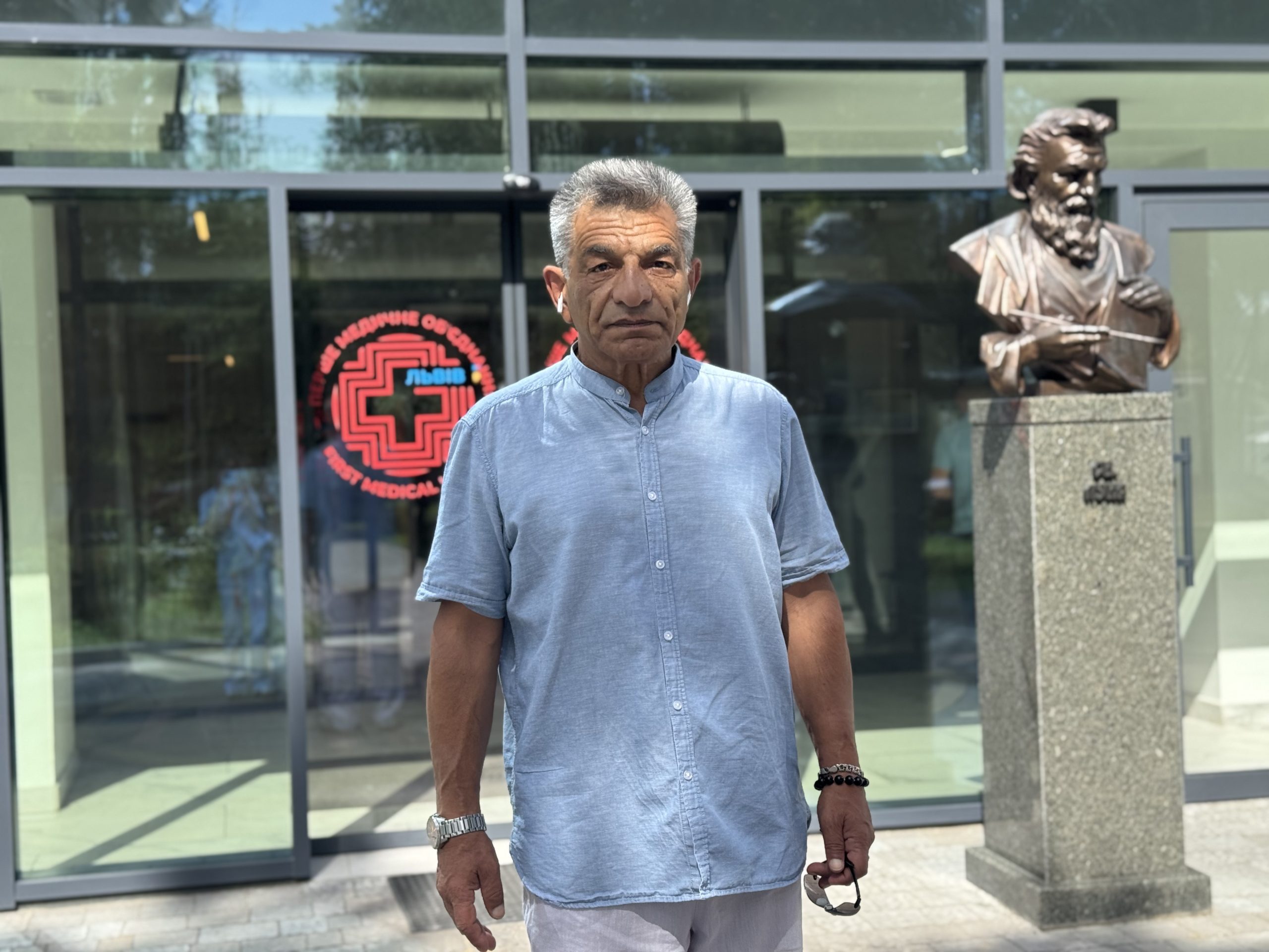 63-річний азербайджанець, який мріє стати громадянином України, міг втратити ногу через атеросклероз! 