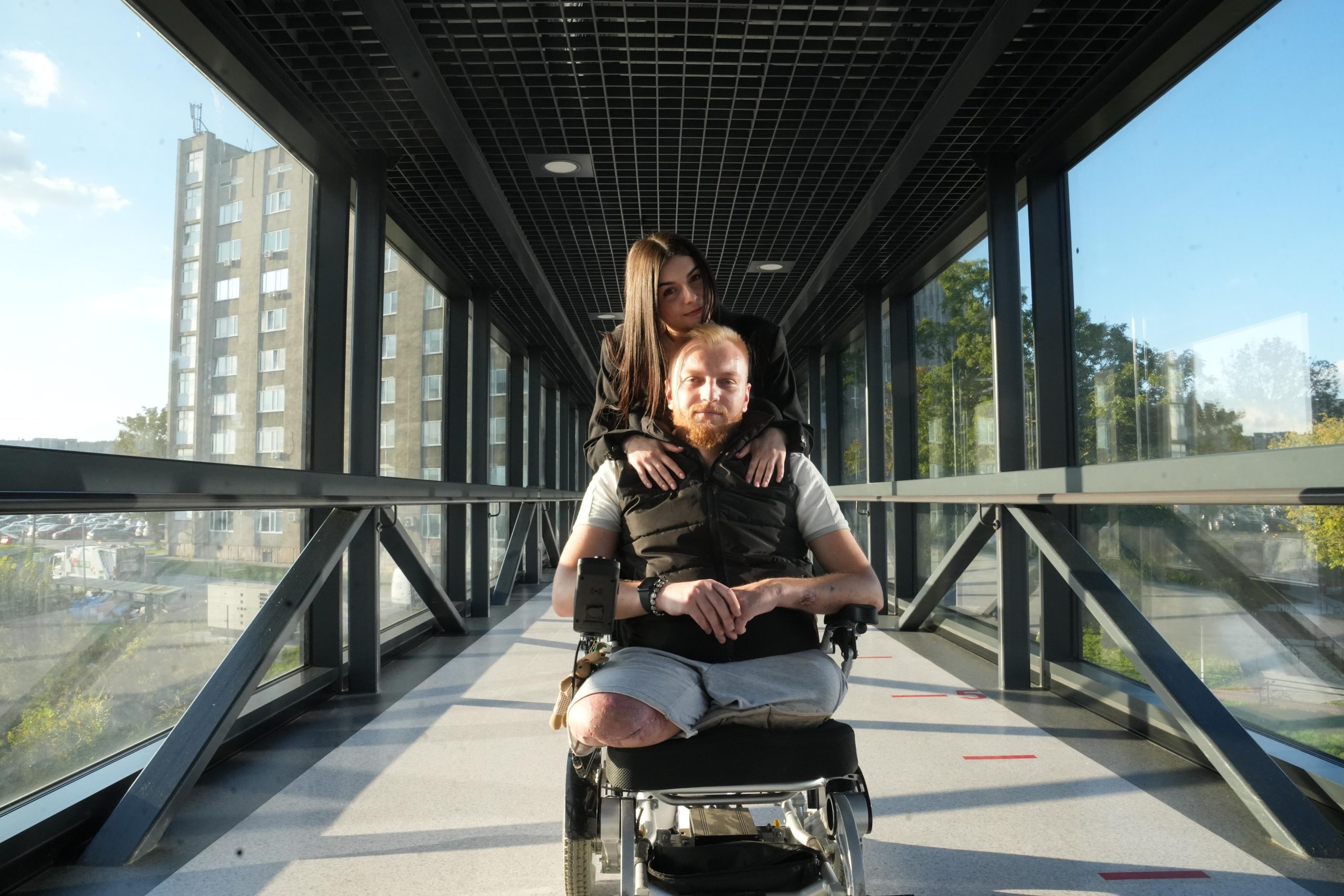 Вижив заради неї! 28-річний боєць, який знайшов своє кохання у TikTok, вірить, що саме любов врятувала його після надважкого поранення і дає сили рухатися далі