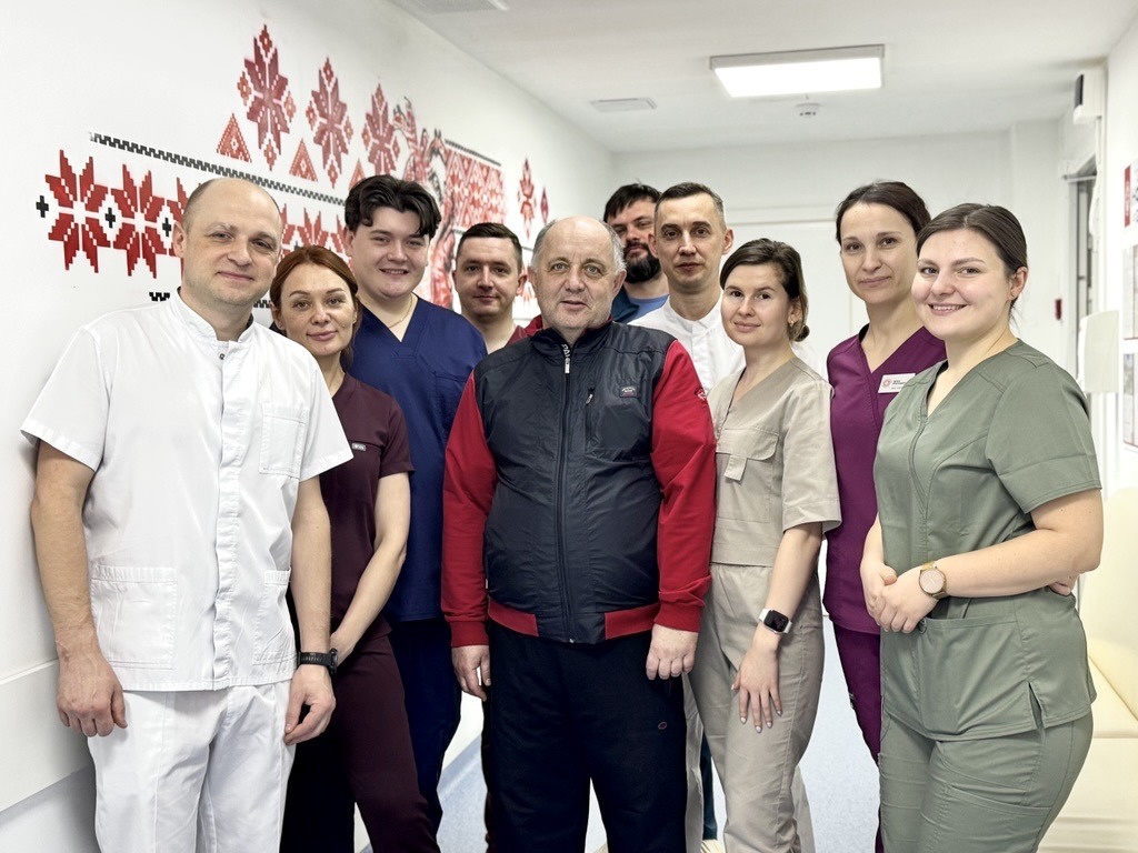 Жив із ризиком роками: у Львові врятували пацієнта з критичною аневризмою аорти