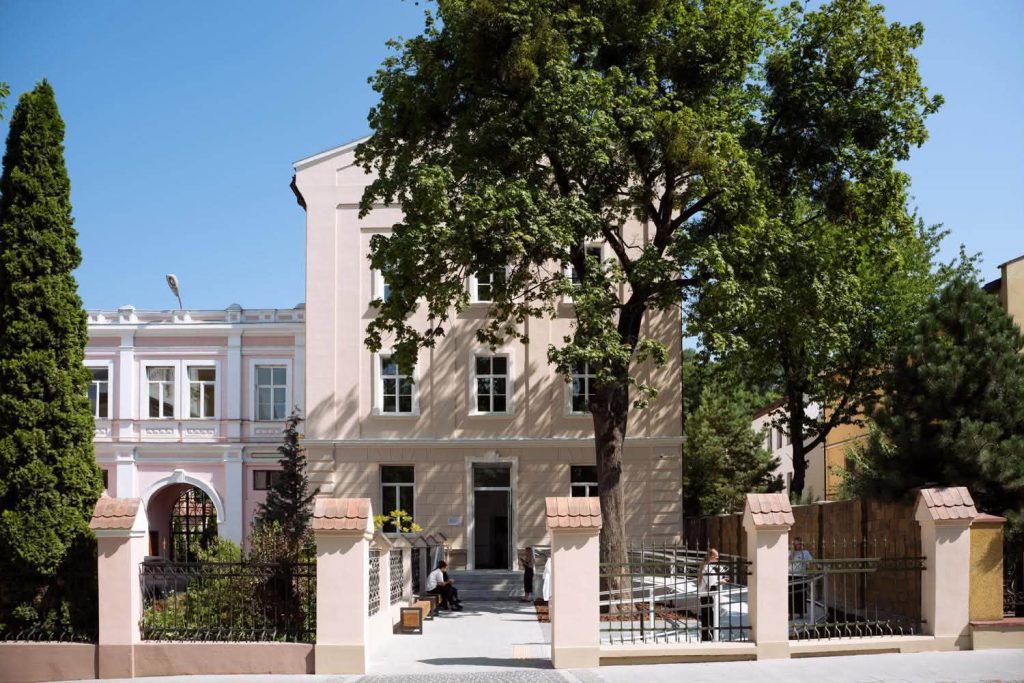 Лікарня Святої Покрови - Пекарська, 59А